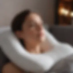 Ergonomic pillow supporting neck